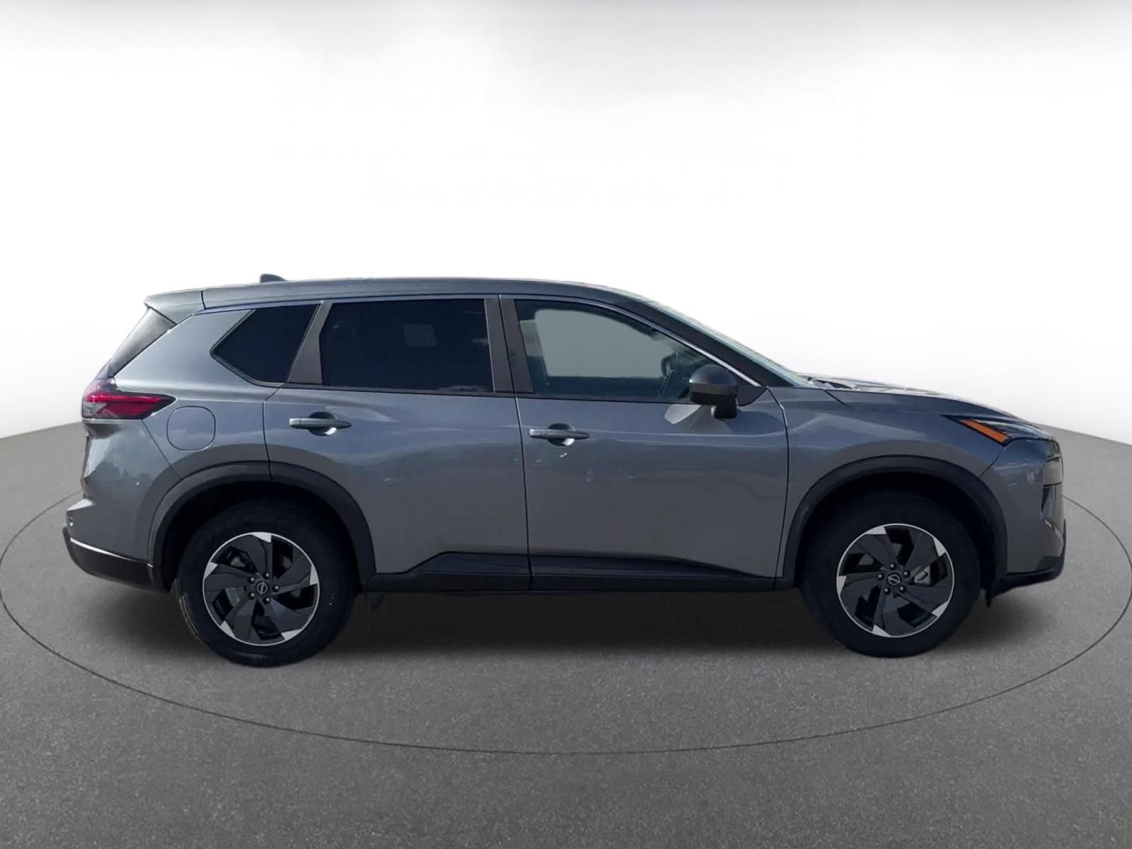 Used 2025 Nissan Rogue SV AWD/4WD image 15