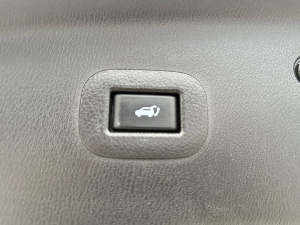 Used 2024 INFINITI QX80 Luxe image 10