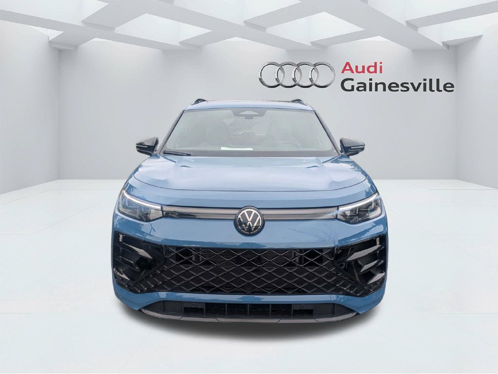 Used 2026 Volkswagen Tiguan SE R-Line AWD/4WD image 11