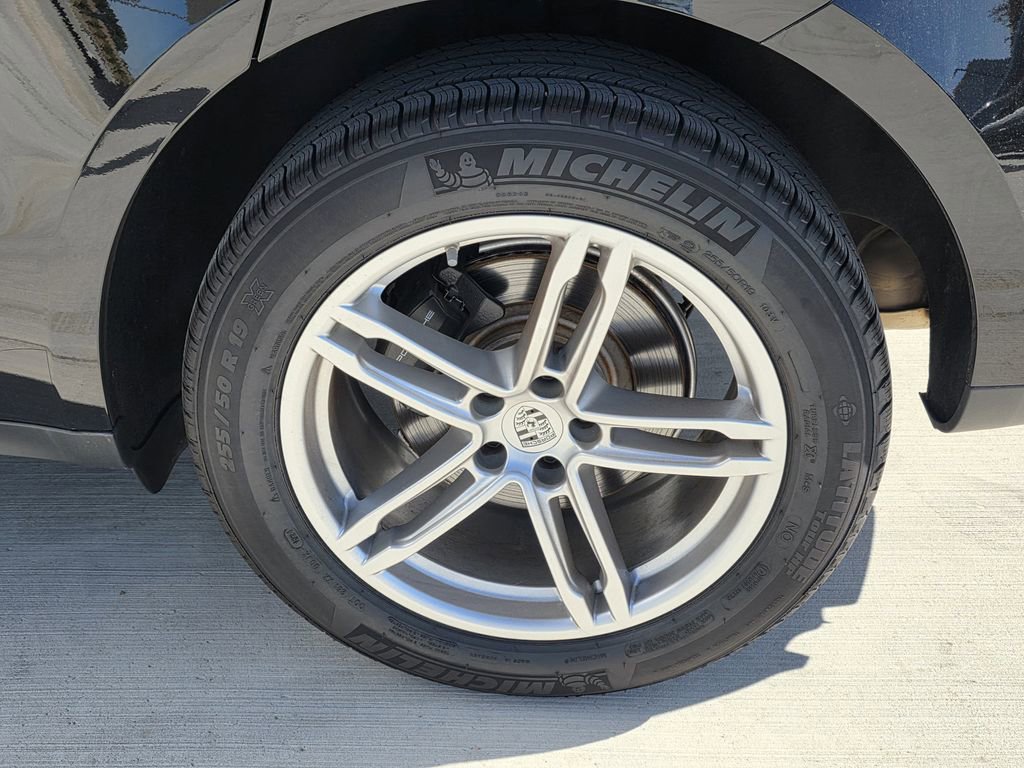 Used 2025 Porsche Macan image 15