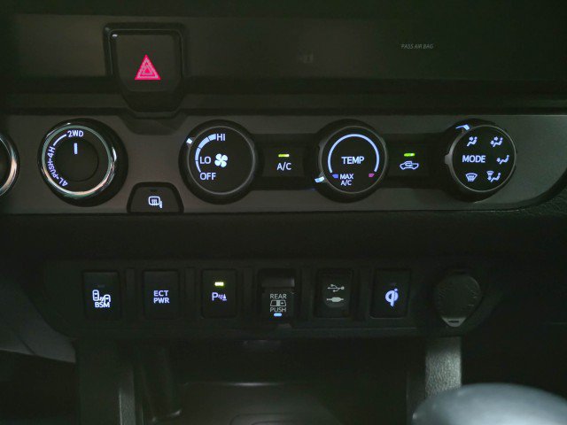 Used 2019 Toyota Tacoma TRD Sport w/ Technology Package AWD/4WD image 29