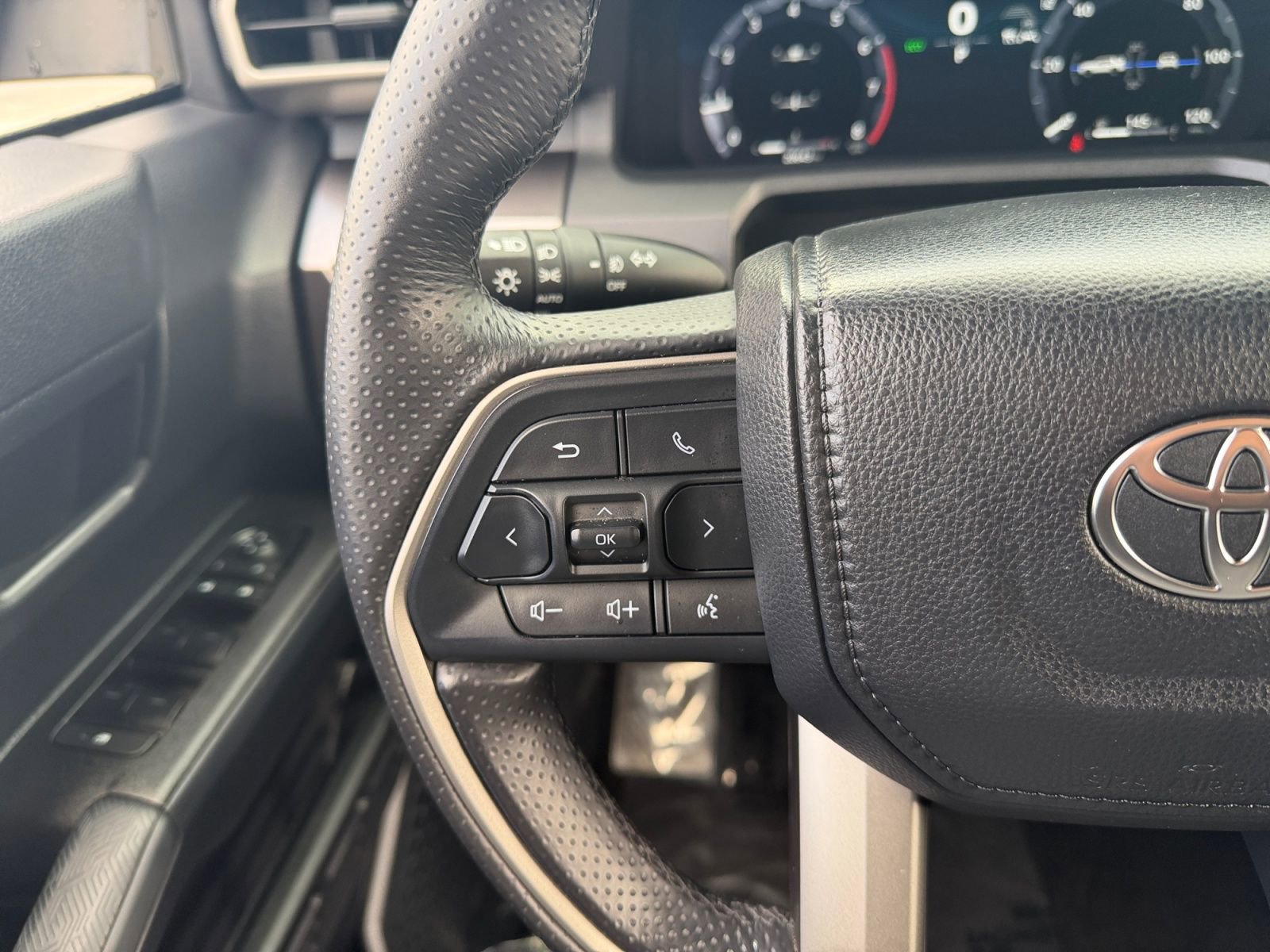 Certified 2025 Toyota 4Runner TRD Off-Road image 20