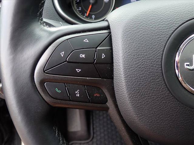 Used 2019 Jeep Cherokee Trailhawk w/ Comfort/Convenience Group AWD/4WD image 14