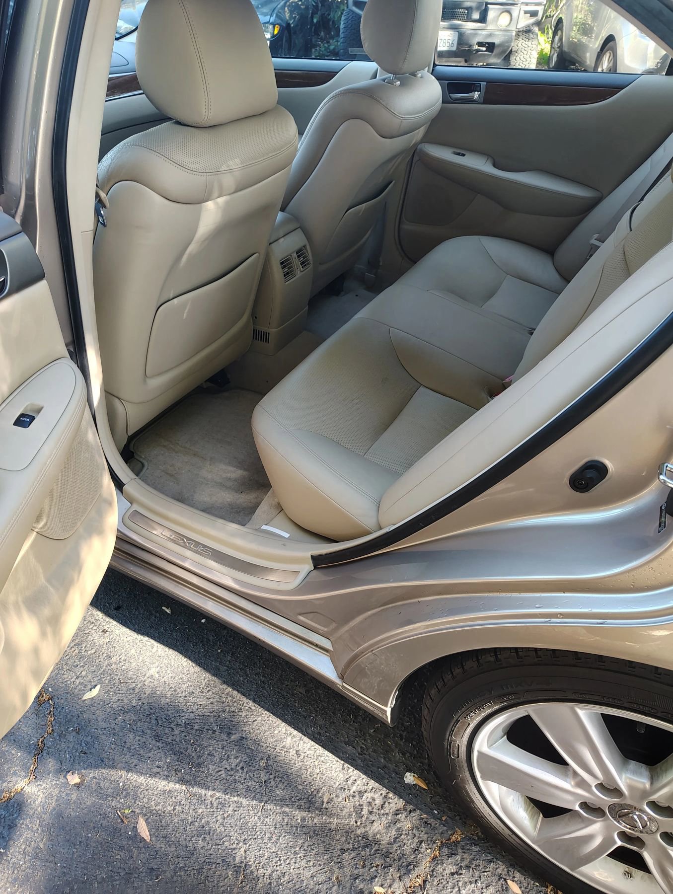 Used 2005 Lexus ES 330 image 10