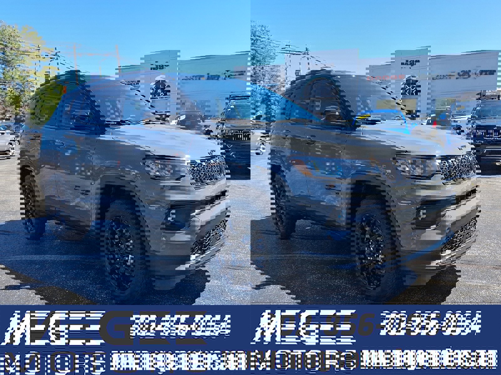 Used 2024 Jeep Compass Latitude w/ Convenience Group image 1