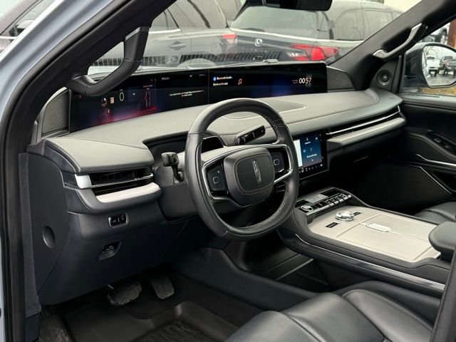 Used 2025 Lincoln Navigator Reserve w/ Jet Appearance Package image 15