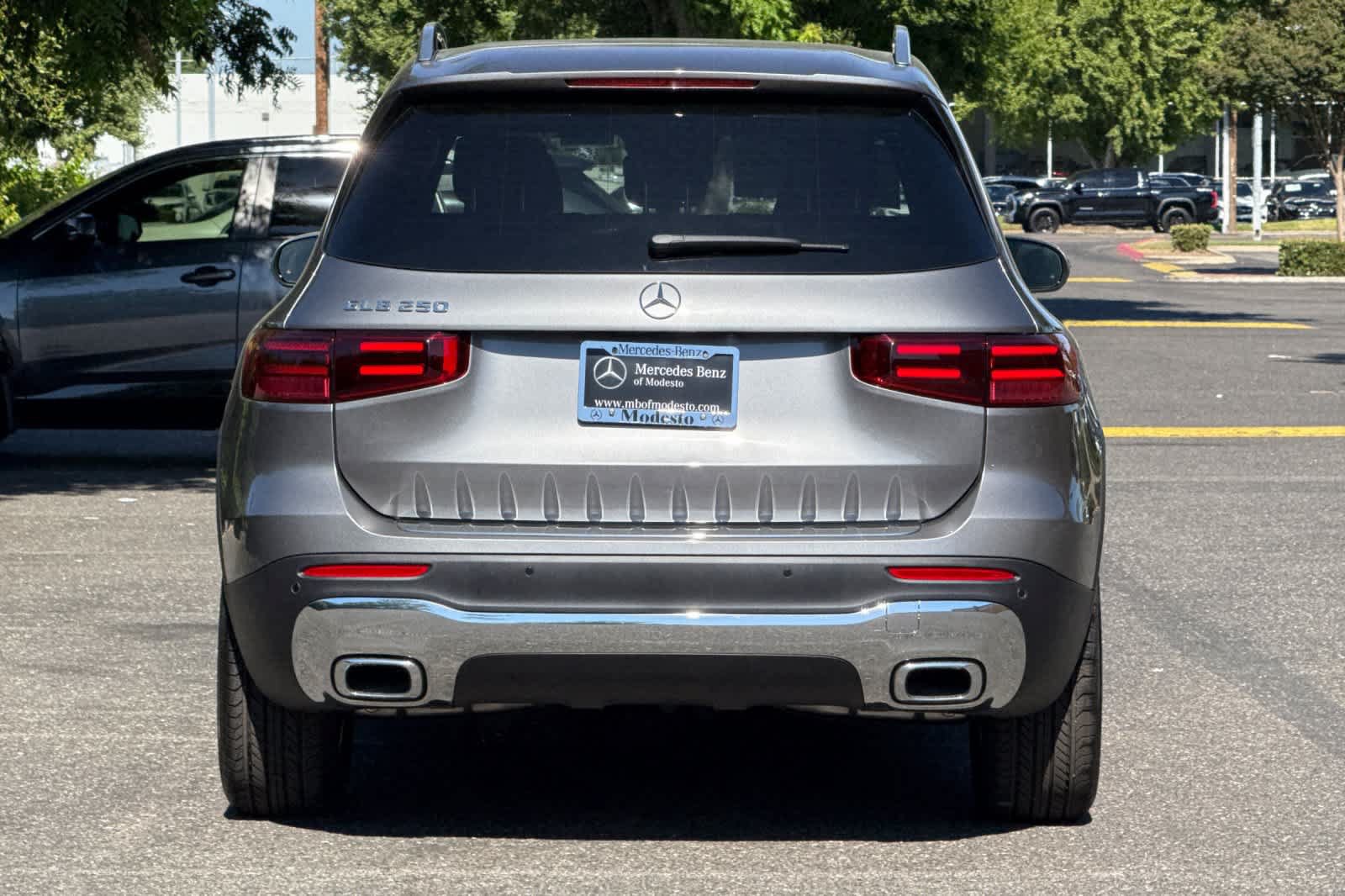 New 2026 Mercedes-Benz GLB 250 image 4