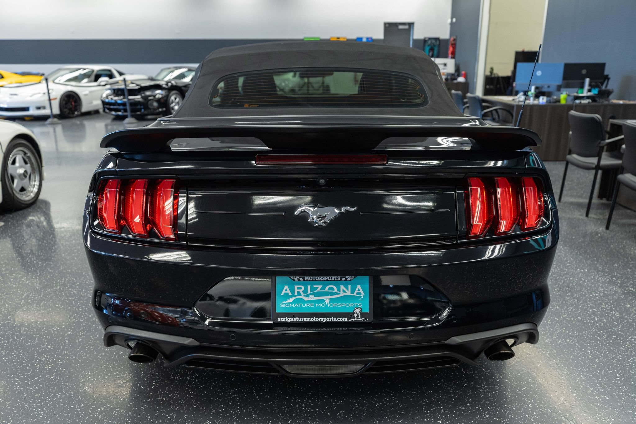 Used 2020 Ford Mustang Premium RWD image 7