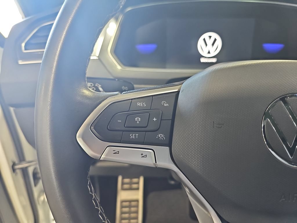 Used 2023 Volkswagen Tiguan SE R-Line AWD/4WD image 16