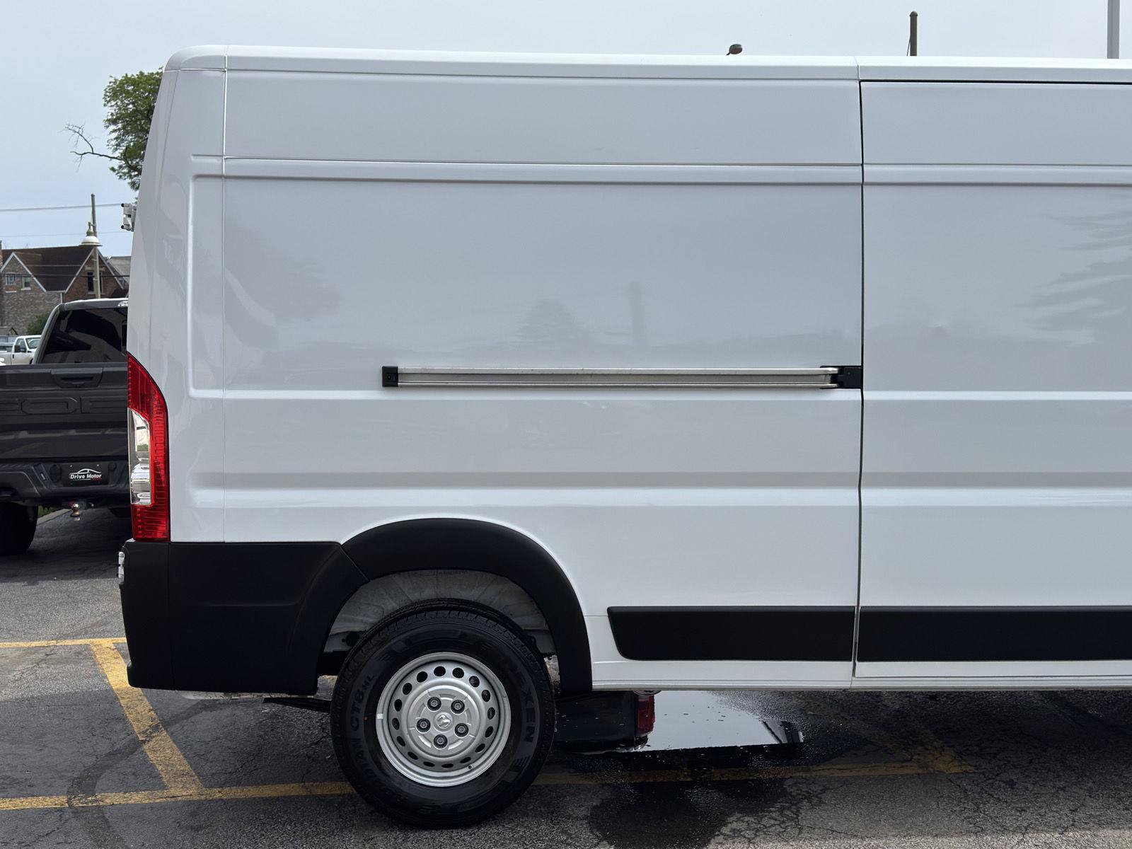 Used 2026 RAM ProMaster 2500 w/ Convenience Group FWD image 12