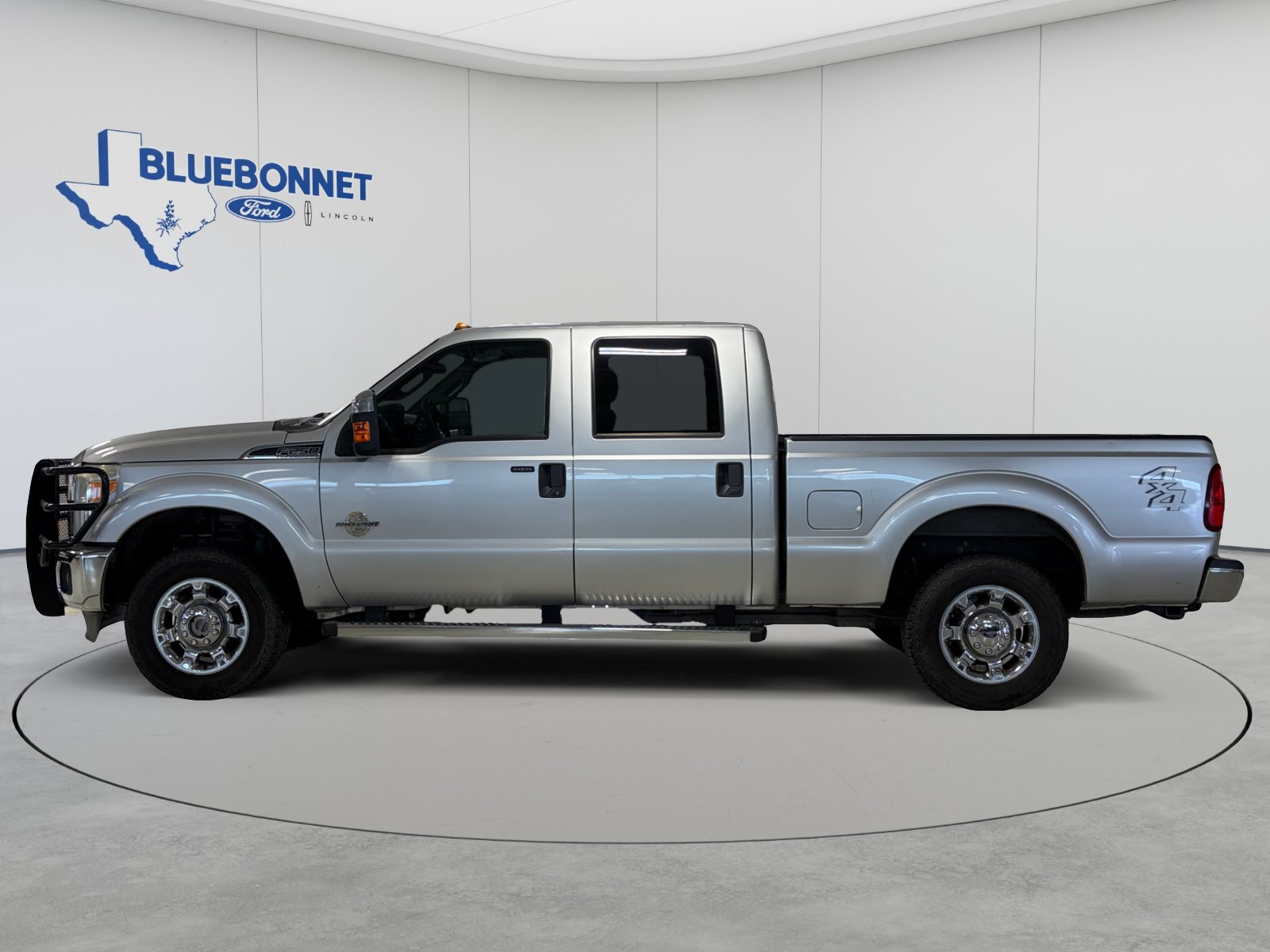 Used 2015 Ford F250 XLT w/ XLT Premium Package AWD/4WD image 8