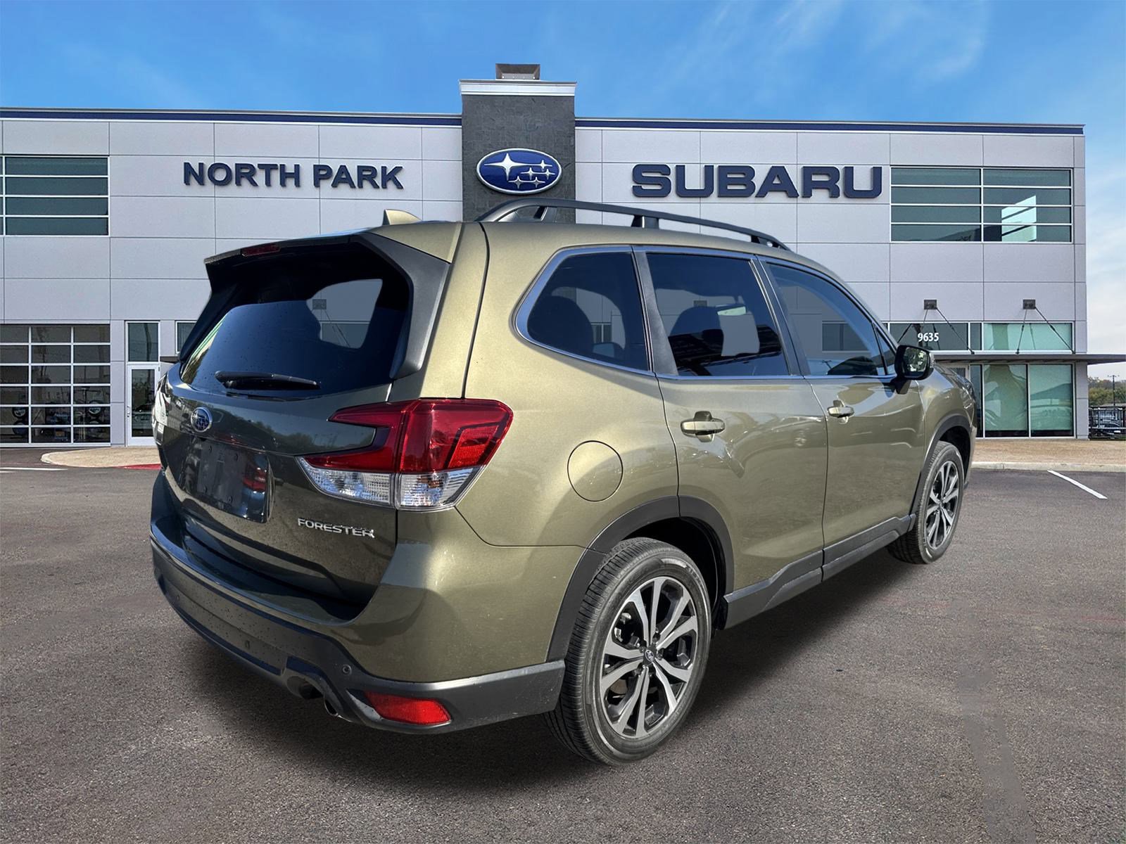 Certified 2023 Subaru Forester Limited image 3