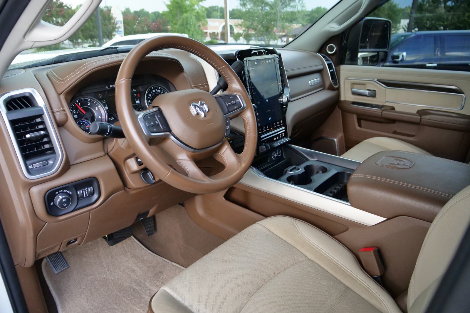 Used 2023 RAM 2500 Laramie AWD/4WD image 26