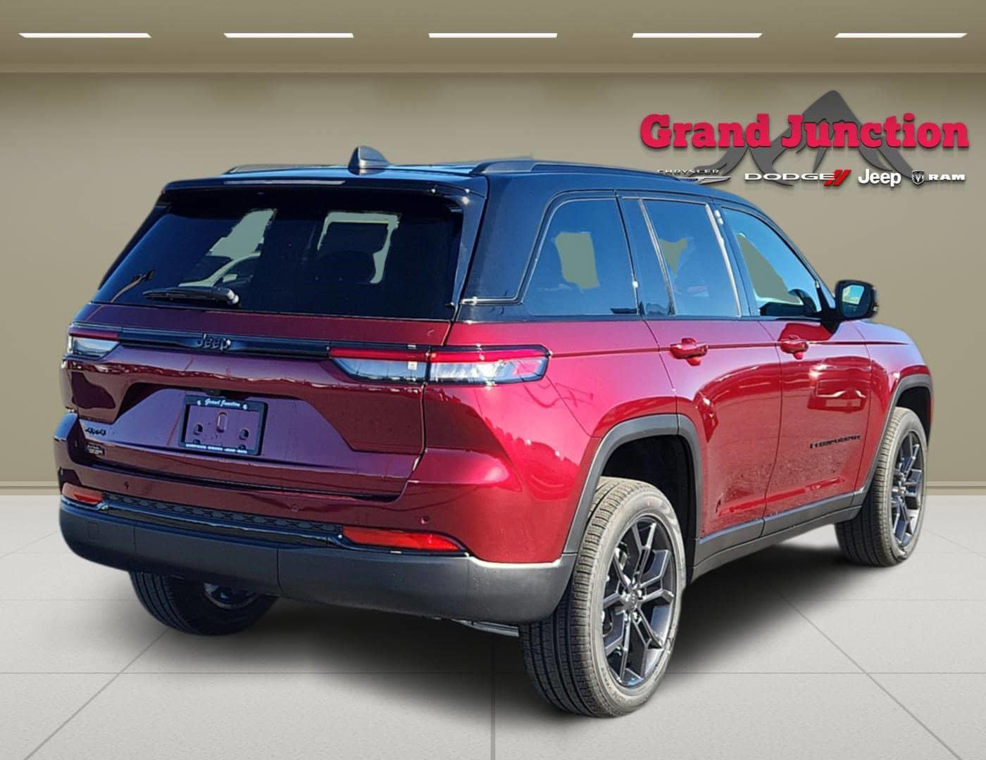 New 2025 Jeep Grand Cherokee Limited AWD/4WD image 5