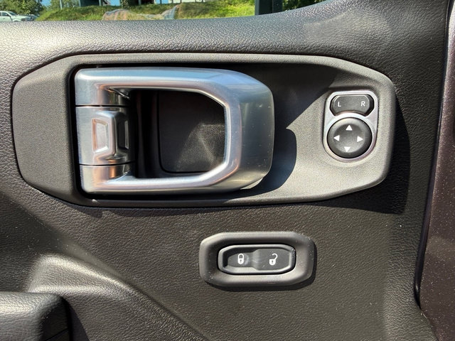 Used 2026 Jeep Wrangler Unlimited Sport AWD/4WD image 15
