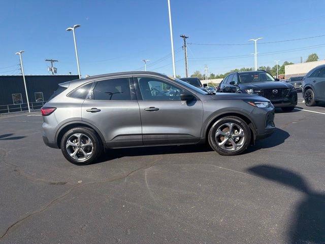 Used 2025 Ford Escape ST-Line FWD image 6