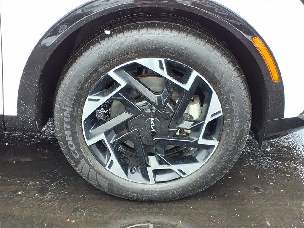 Used 2024 Kia Sportage SX image 9
