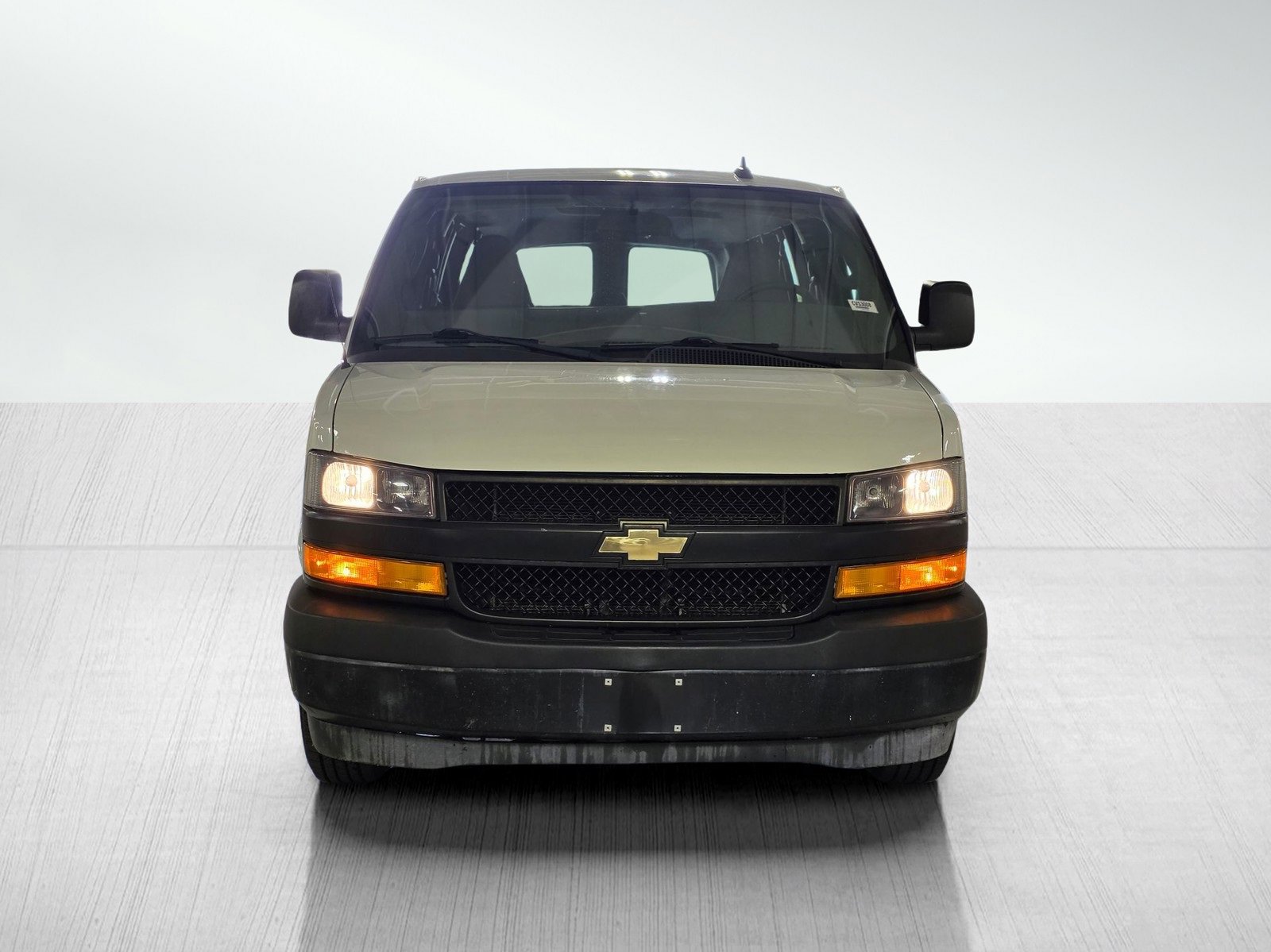 Used 2018 Chevrolet Express 2500 LS w/ Driver Convenience Package image 2