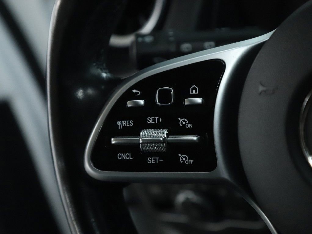 Used 2023 Mercedes-Benz GLB 250 4MATIC image 23