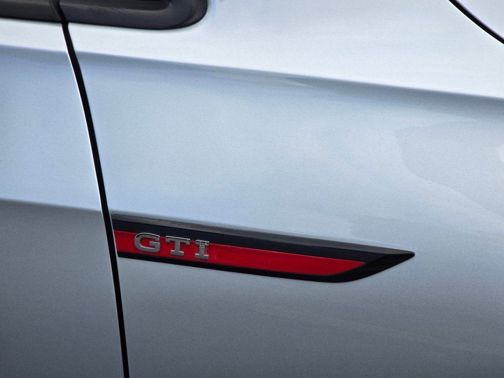Used 2022 Volkswagen GTI SE FWD image 30