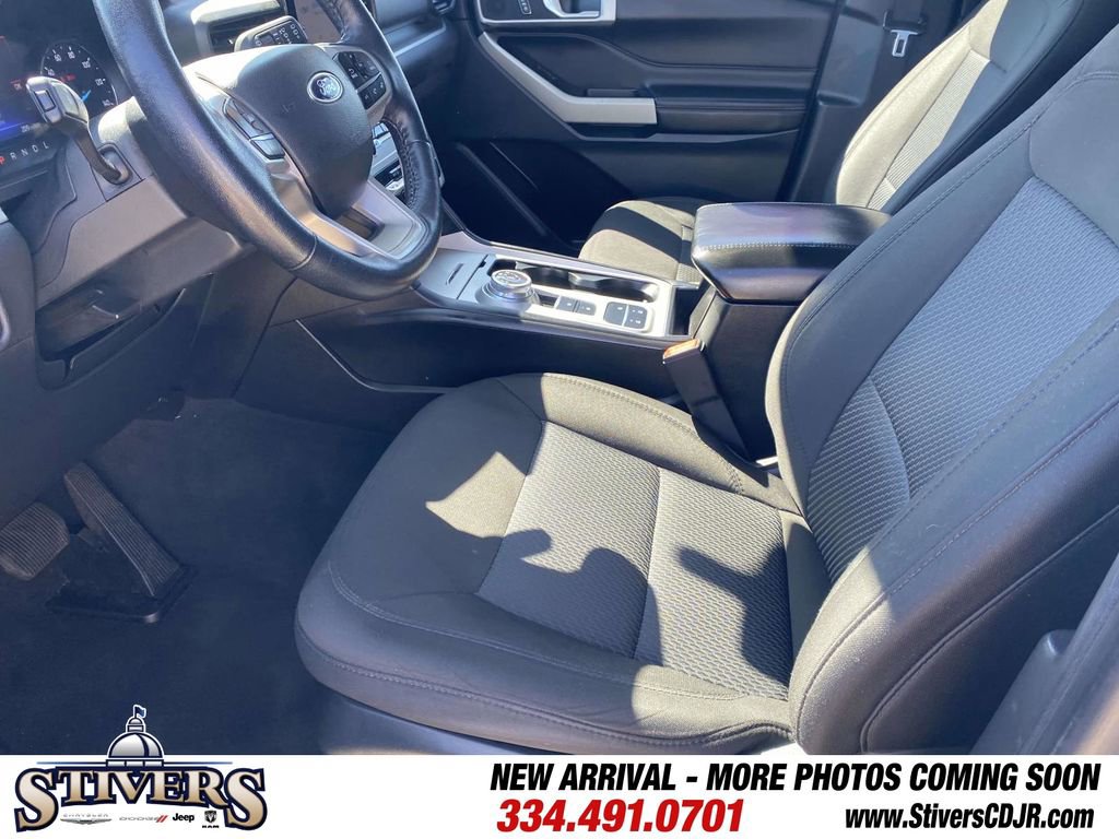 Used 2022 Ford Explorer XLT image 48
