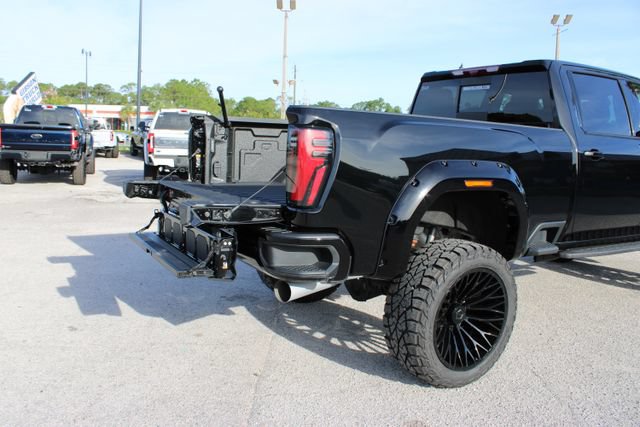 Used 2025 GMC Sierra 2500 AT4 w/ AT4 Premium Plus Package AWD/4WD image 11