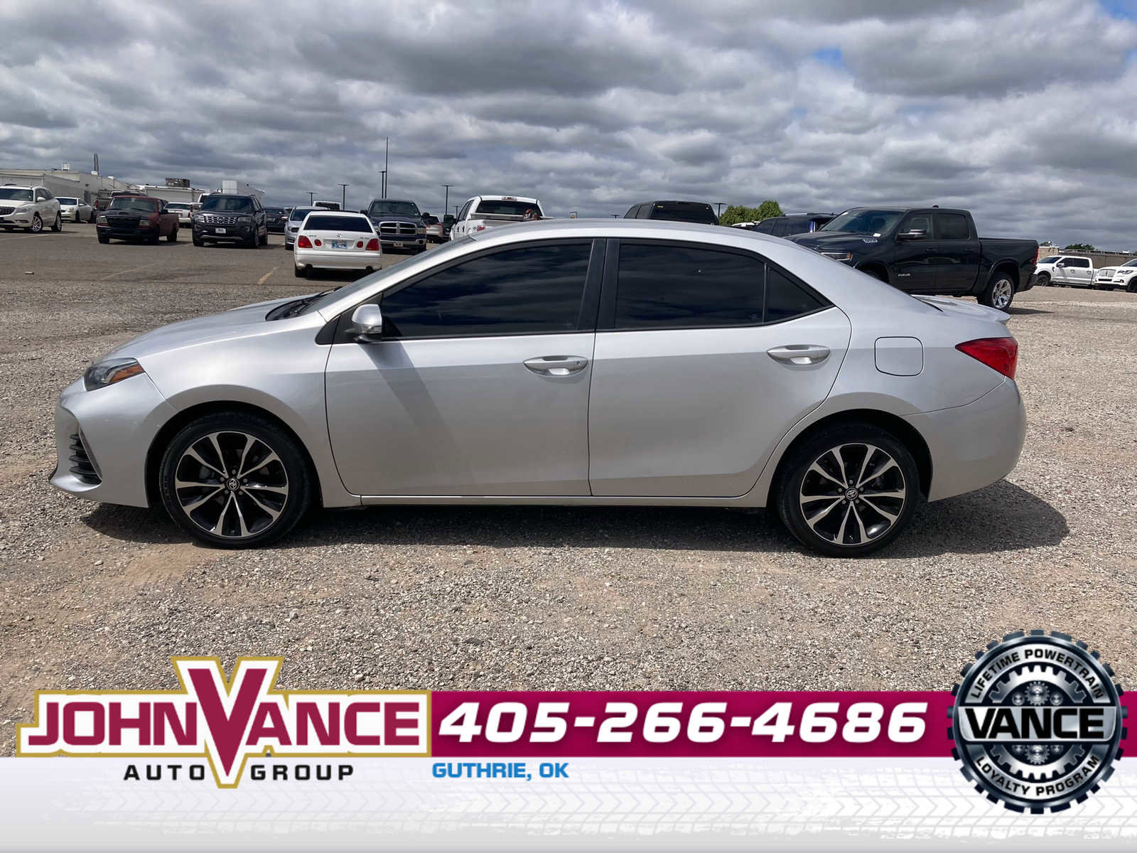 Used 2019 Toyota Corolla SE FWD image 2