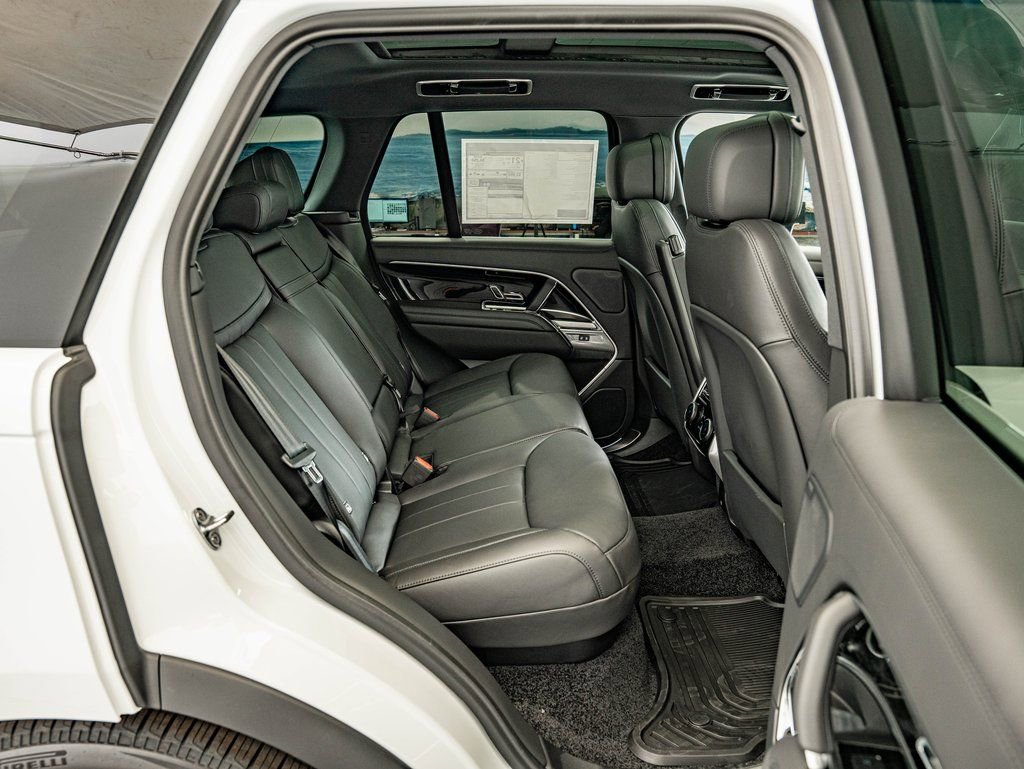 New 2026 Land Rover Range Rover SE image 33