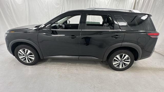 Certified 2025 Nissan Pathfinder SL image 6