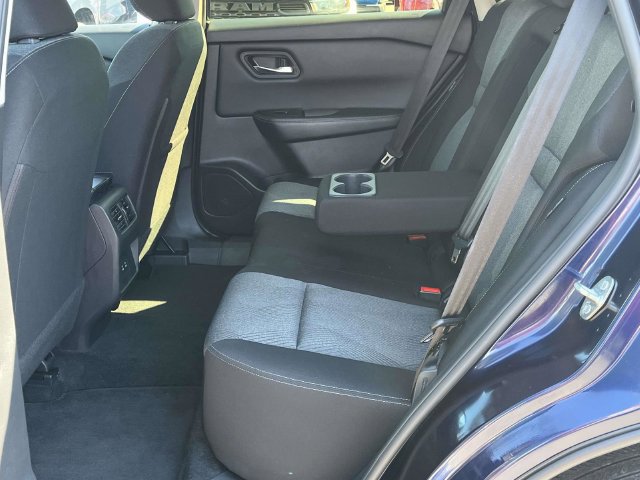 Used 2025 Nissan Rogue SV AWD/4WD image 15