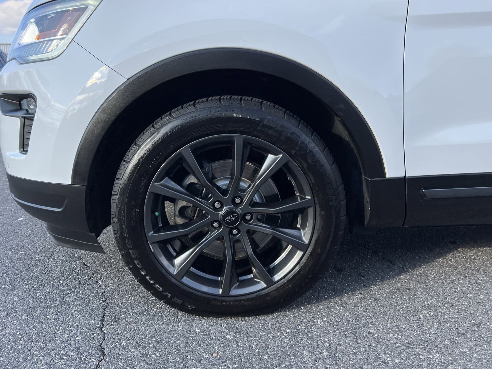 Used 2018 Ford Explorer XLT w/ Equipment Group 202A image 12