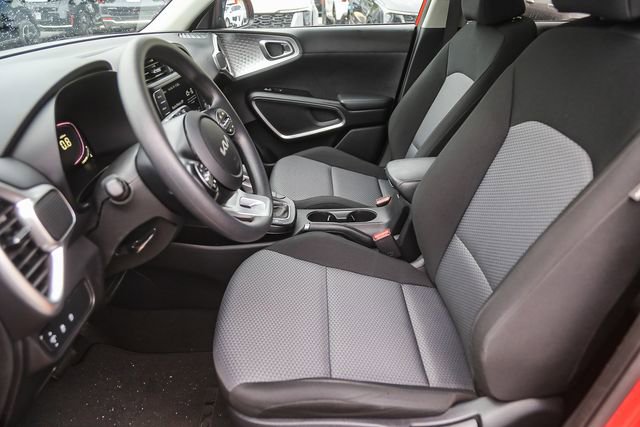 Certified 2023 Kia Soul LX w/ LX Technology Package image 18