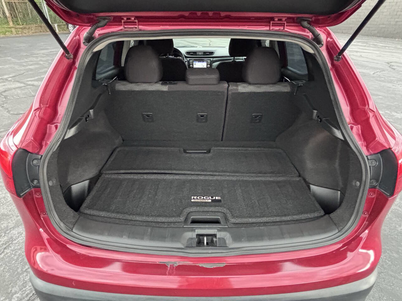 Used 2018 Nissan Rogue Sport SV w/ SV Technology Package image 10