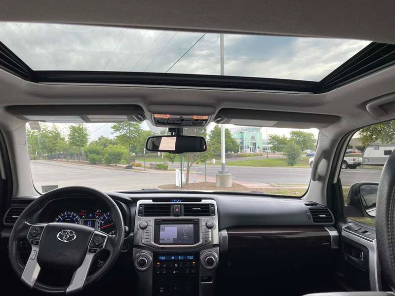 Used 2018 Toyota 4Runner Limited AWD/4WD image 32