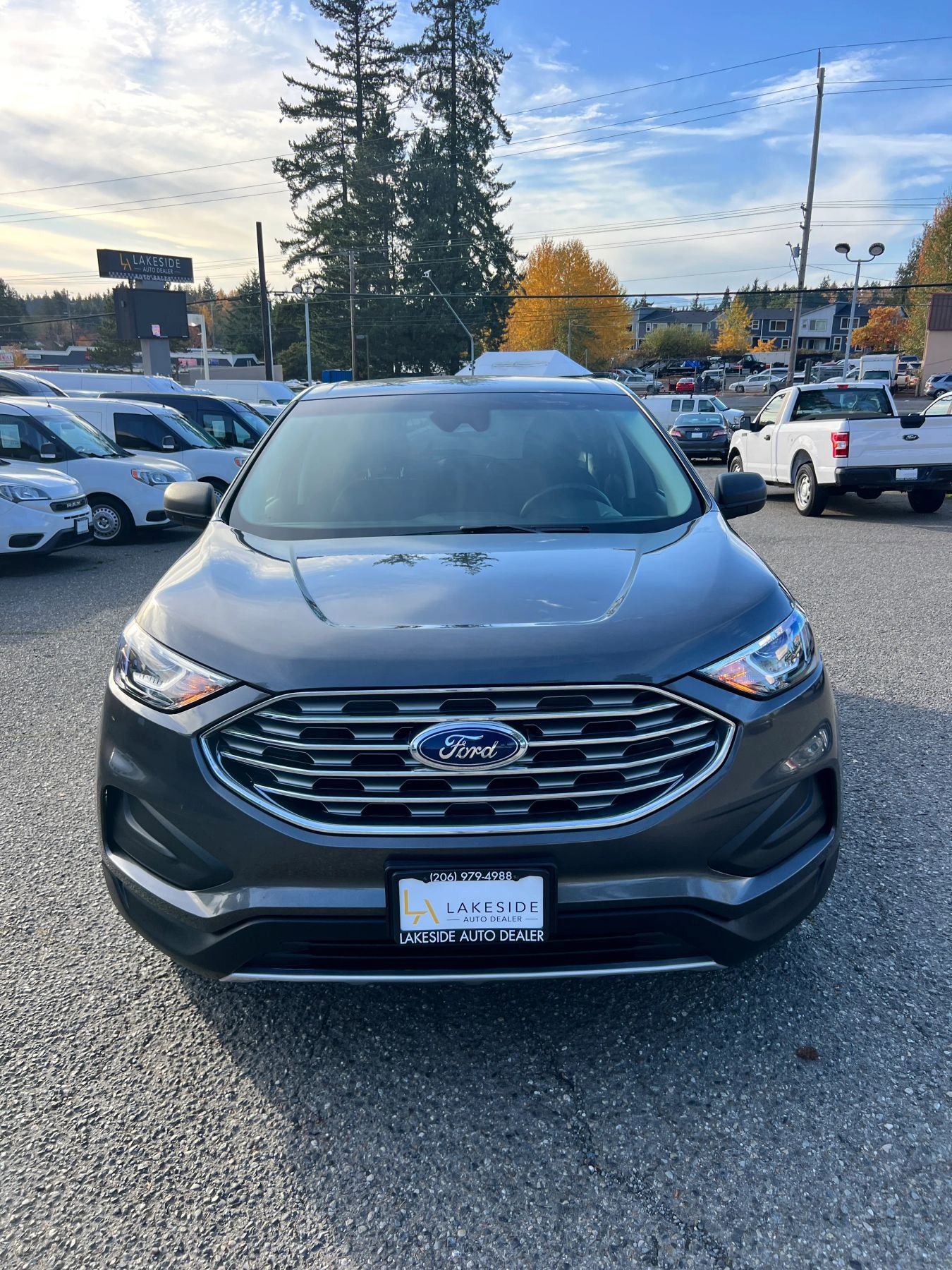 Used 2020 Ford Edge SE image 2