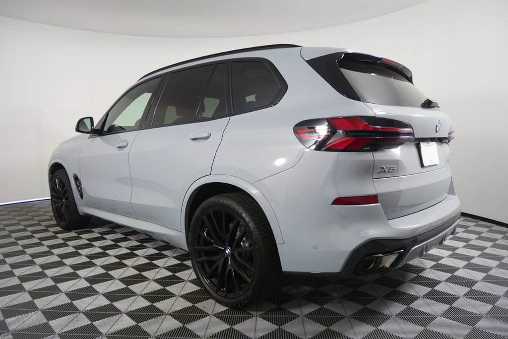 New 2026 BMW X5 sDrive40i w/ M Sport Package RWD image 5