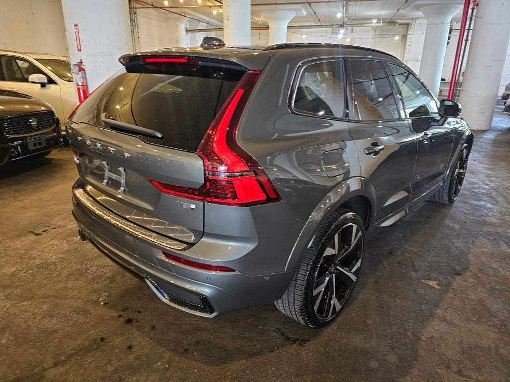 Certified 2026 Volvo XC60 T8 Ultra AWD/4WD image 4