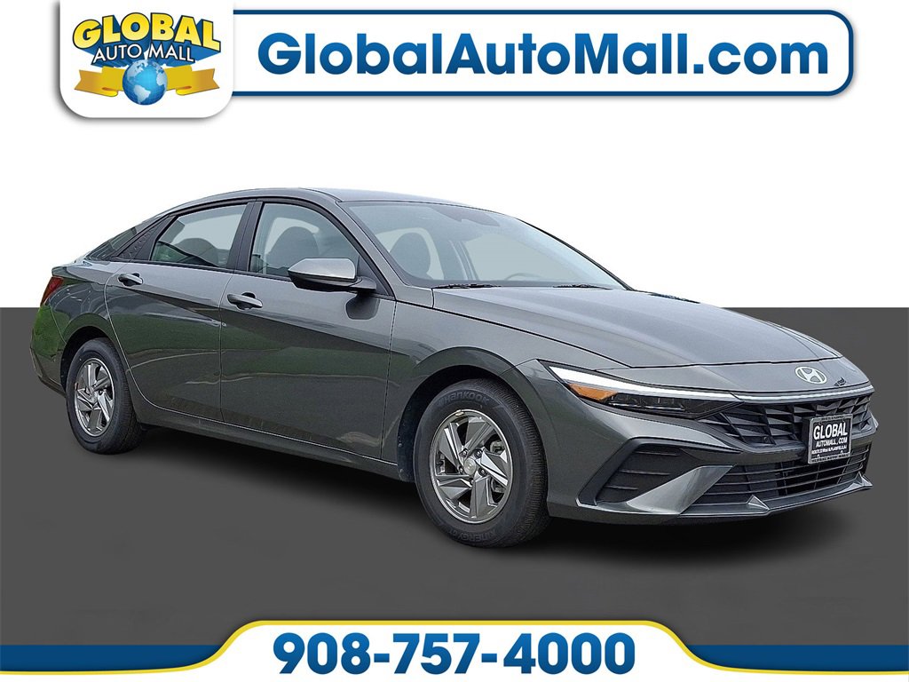 Used 2025 Hyundai Elantra SE