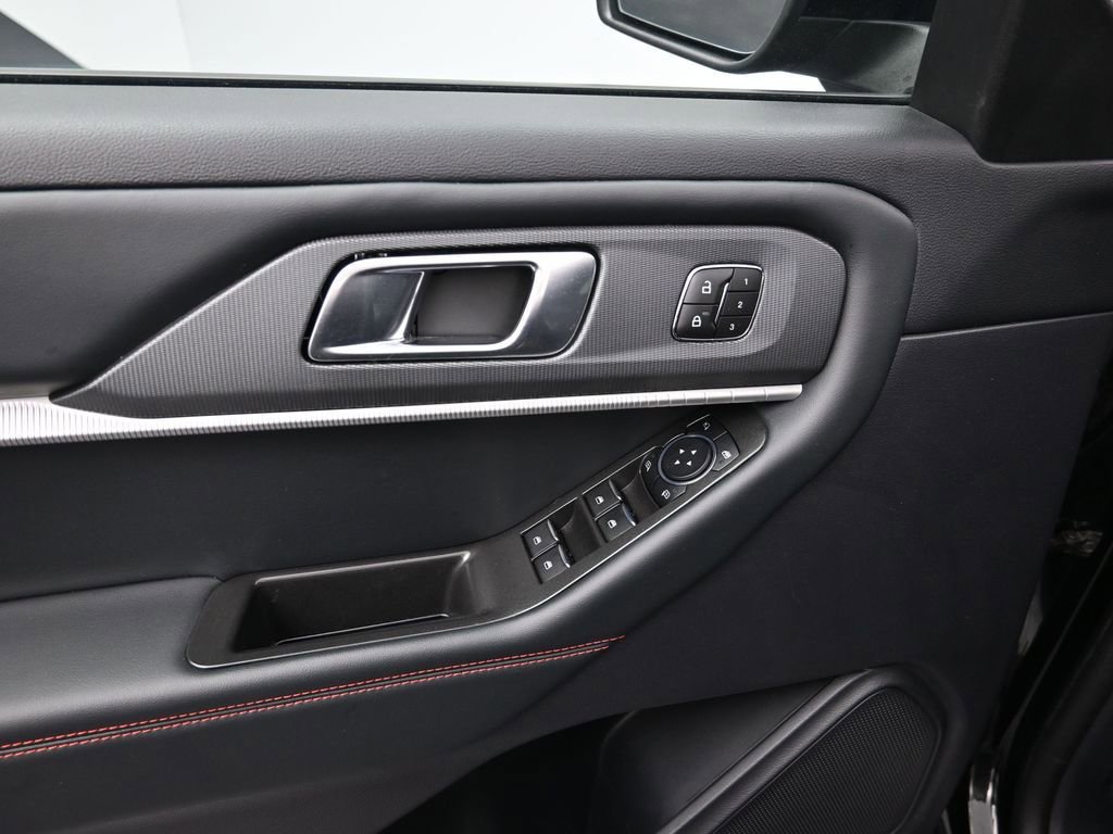 Certified 2025 Ford Explorer ST-Line w/ Premium Package image 12
