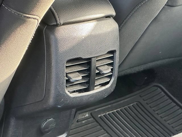 Used 2017 Ford Fusion SE w/ Fusion SE Technology Package FWD image 31