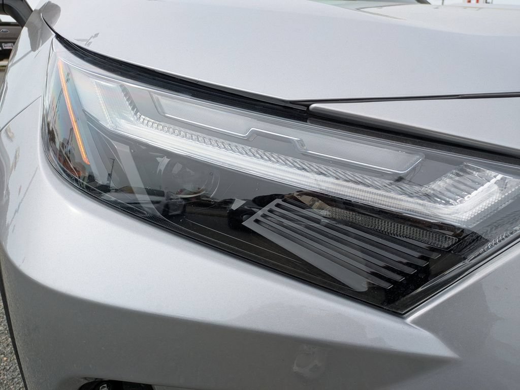Used 2022 Toyota RAV4 XSE w/ XSE Grade Weather Package AWD/4WD image 11