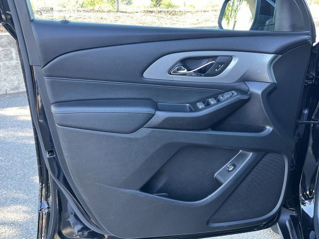 Used 2023 Chevrolet Traverse LT image 21