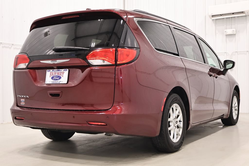 Used 2017 Chrysler Pacifica Touring image 9