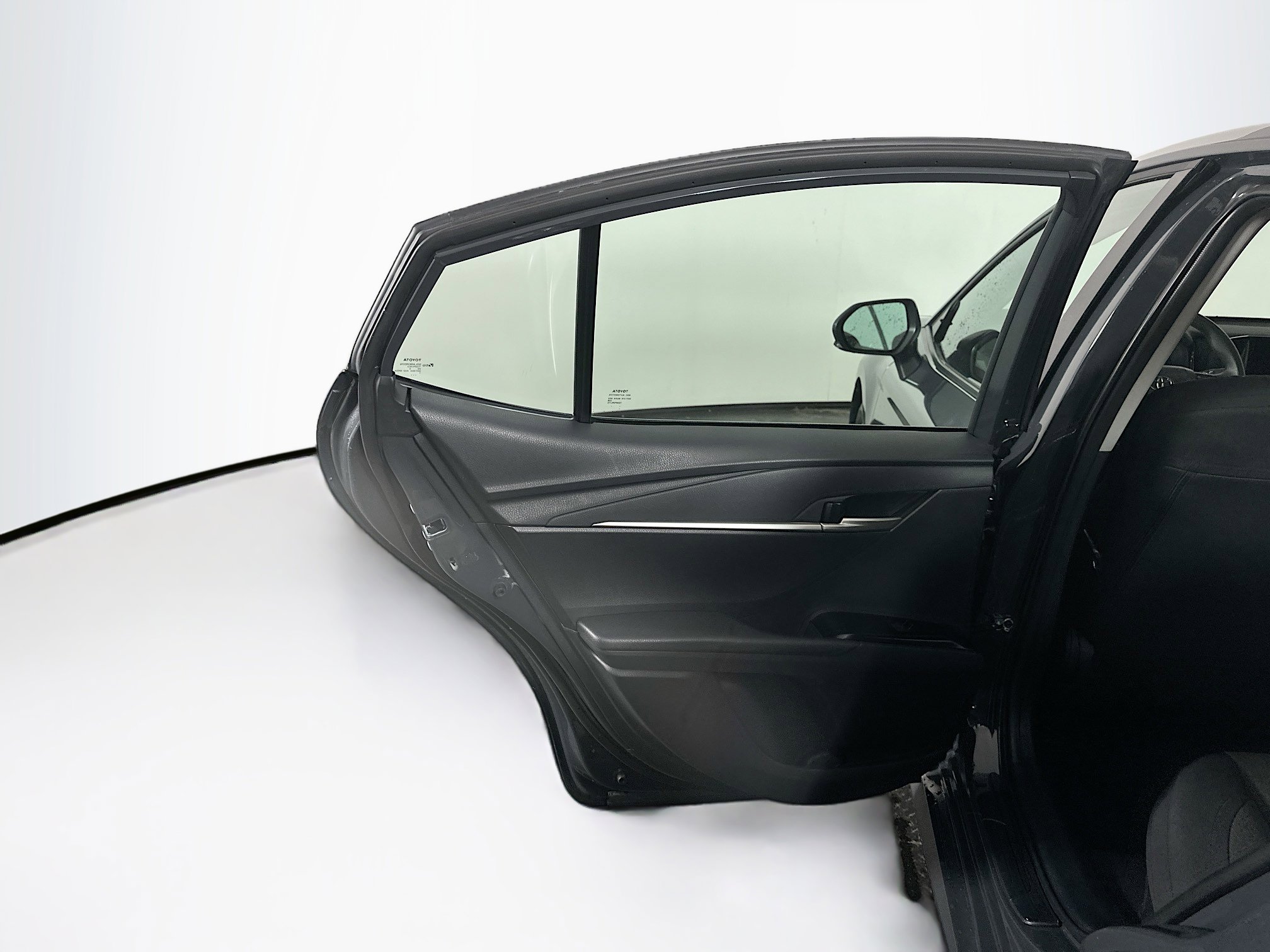 Used 2025 Toyota Camry LE image 27