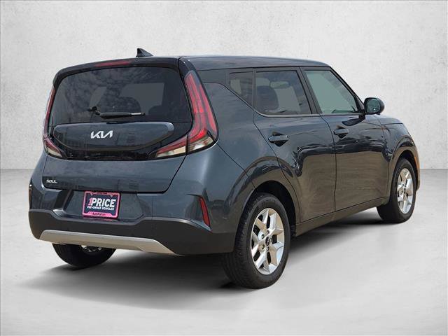 Used 2025 Kia Soul LX w/ LX Technology Package FWD image 5