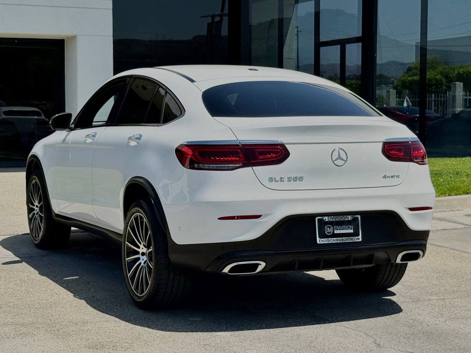 Used 2023 Mercedes-Benz GLC 300 4MATIC Coupe image 10