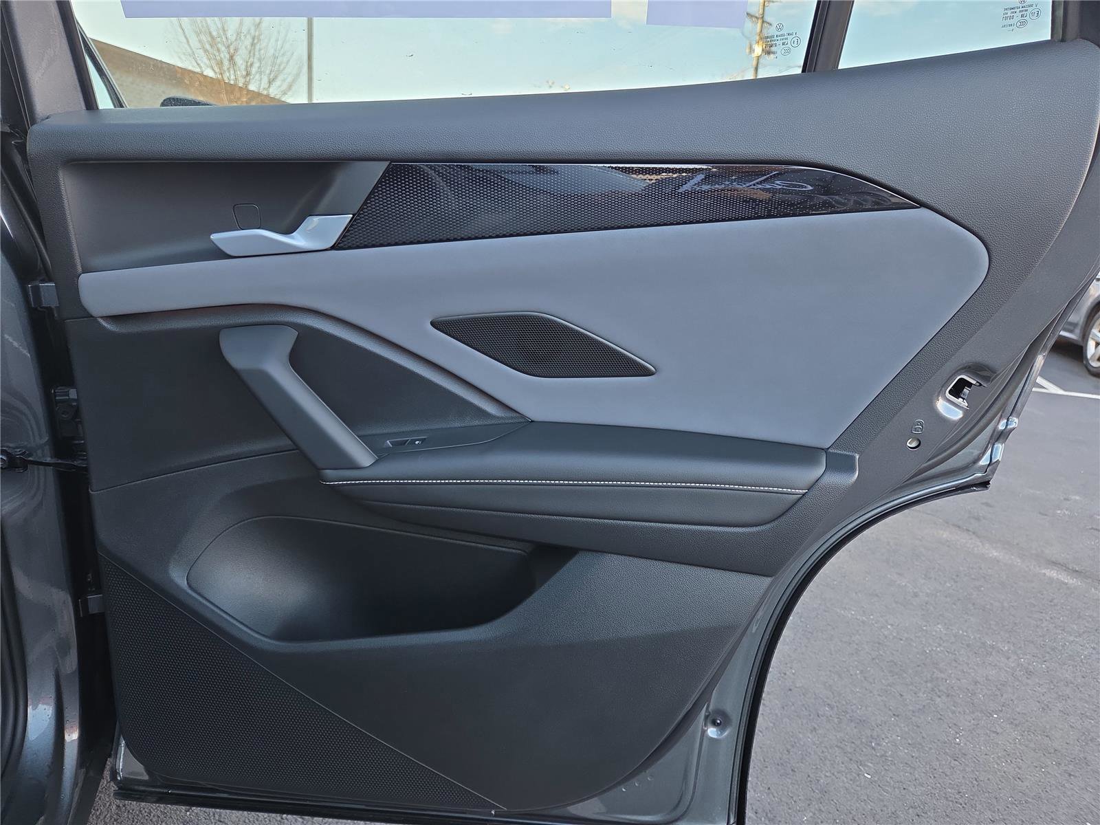 New 2026 Volkswagen Tiguan SE R-Line image 30