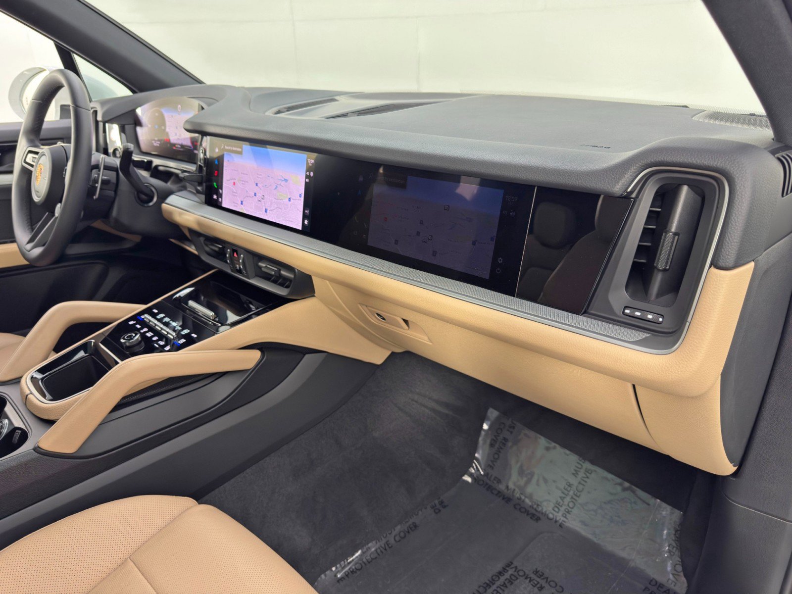 Used 2025 Porsche Cayenne S w/ Premium Package Plus image 15