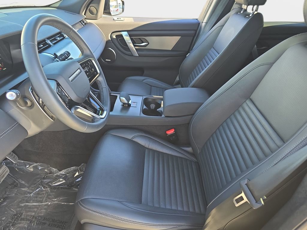 Certified 2025 Land Rover Discovery Sport Dynamic SE AWD/4WD image 15