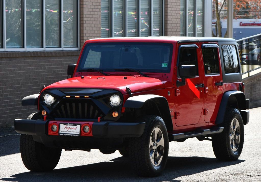 Used 2018 Jeep Wrangler Unlimited Sahara w/ Connectivity Group image 3